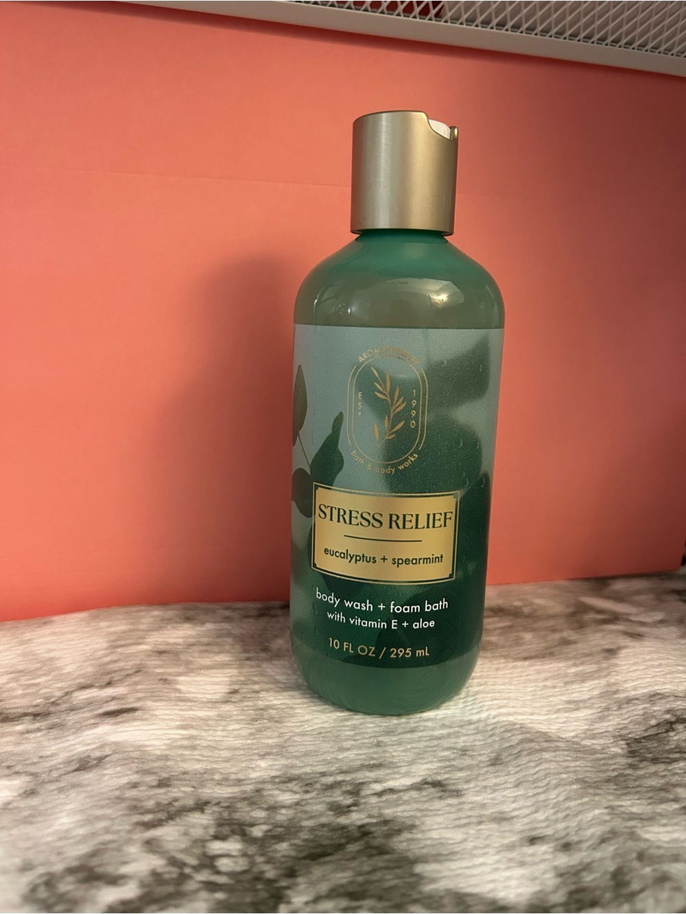Bath & Body Works Stress Relief Eucalyptus + Spearmint Body Wash - Green & Gold